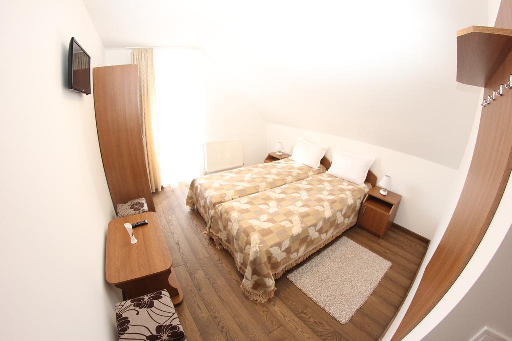 Ezüstfenyő Agroturisztikai Panzió Hotel Borzont Kültér fotó